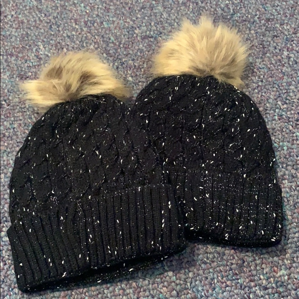 NWOT Crochet Fleece Lined Fur Pom Pom Winter Hat